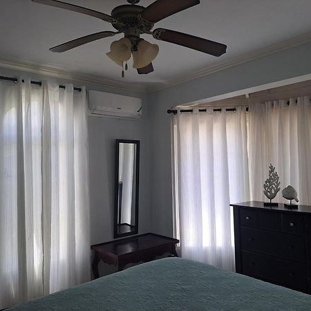Ivory Tower Ocho Rios Apartment Екстериор снимка